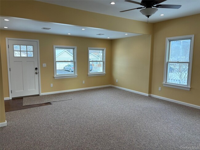 Photo - 45 Waterstone Rd Unit 1