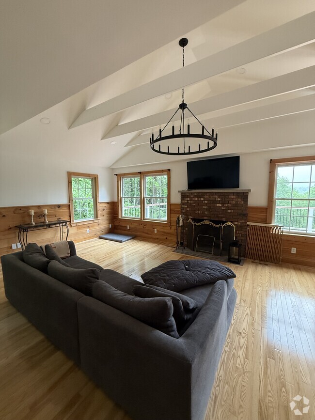 Building Photo - 226 Tracy Farm Rd Rental