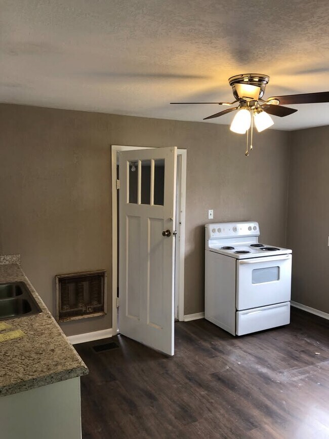 Photo - 111 Bayberry St