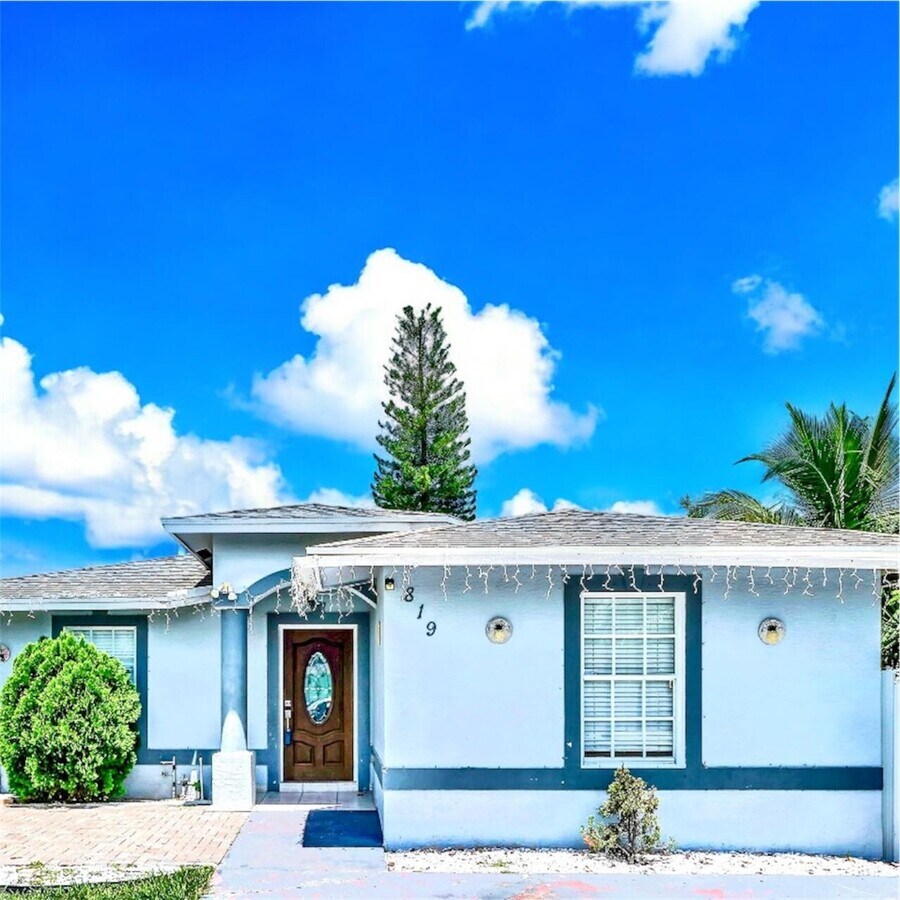 Photo - 819 Hansen St