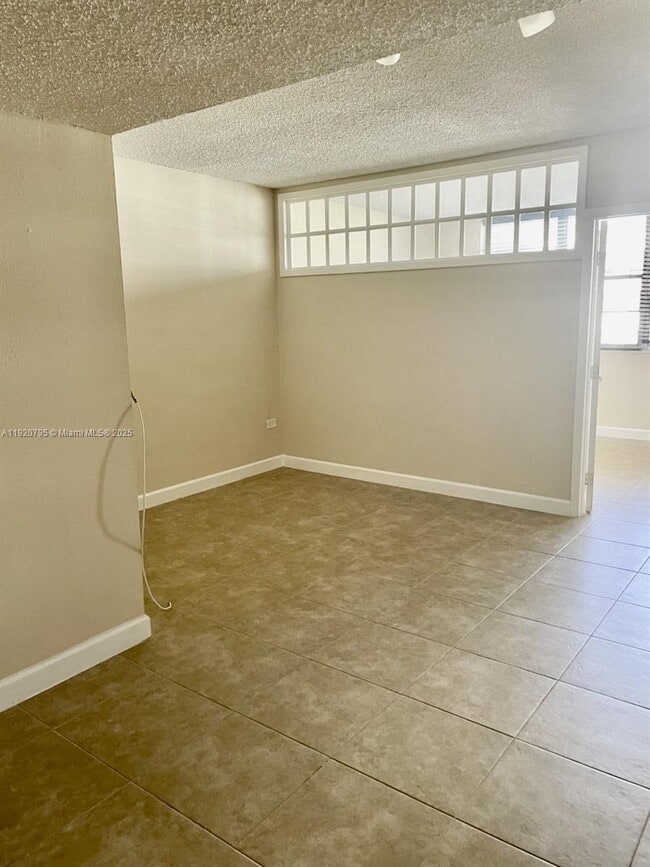 Photo - 999 Brickell Bay Dr Unit 1806