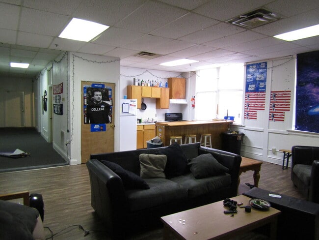 Photo - 18 S Court St Unit B