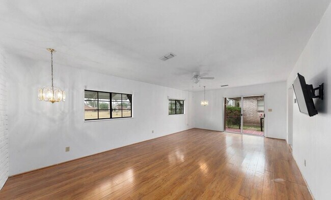 Photo - 313 McFadden Dr Unit A