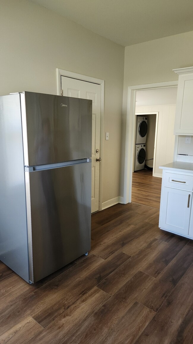 Photo - 1600 Frey Ave