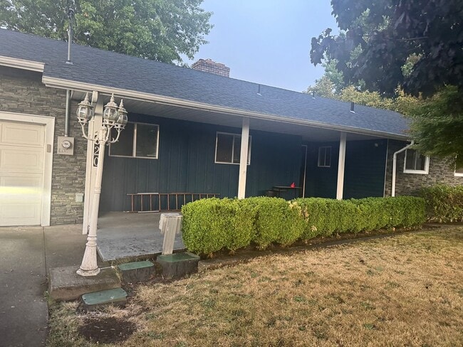 Photo - 620 36th Ave NE