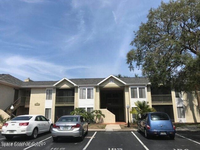 Building Photo - 3550 Sable Palm Ln Unit E