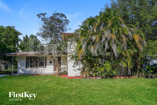 Building Photo - 1315 NE 203rd St