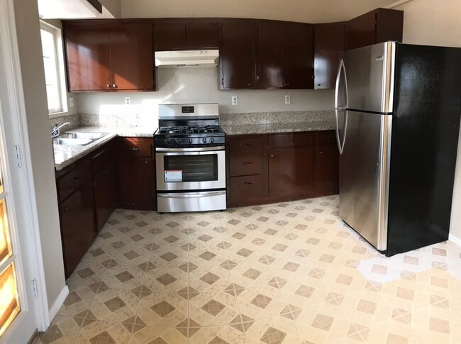 Fully Equipped Kitchen - 15756 Meseta Rd