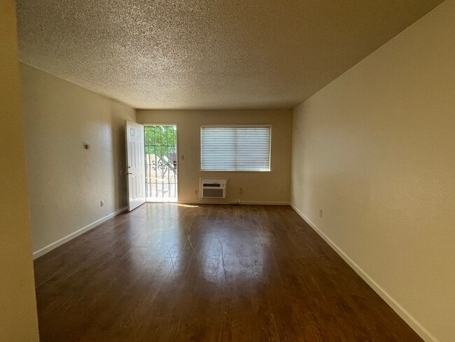 Photo - Great 1 bedroom 1 bath in Oakdale Unit 2