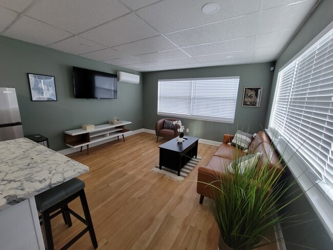 Building Photo - 4100 Central Ave Unit 1-2 Rental