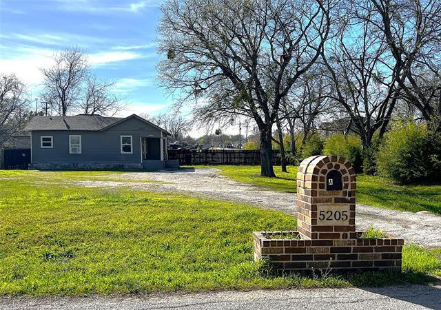 Photo - 5205 Calloway St