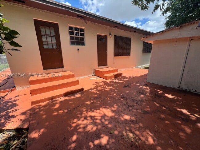 Photo - 260 W 15th St