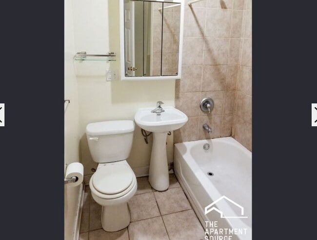 Photo - 2612 N Racine Ave Unidad G