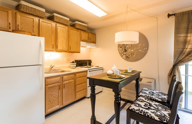 Estudio- 347 ft² - Hartland Village Apartments