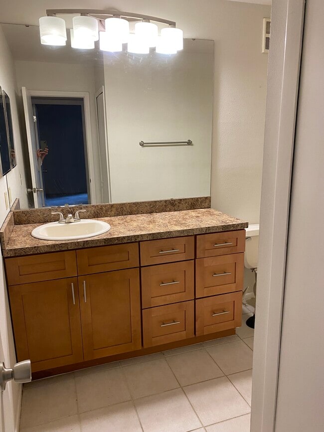 Bathroom - 5460 E Michigan St Unit 5