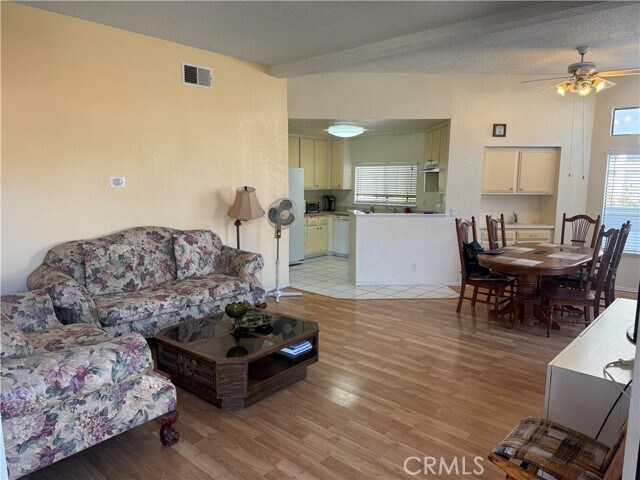 Photo - 27 Willowcrest Ln