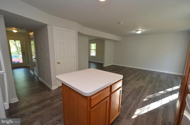 Photo - 1161 Gwynne Ave