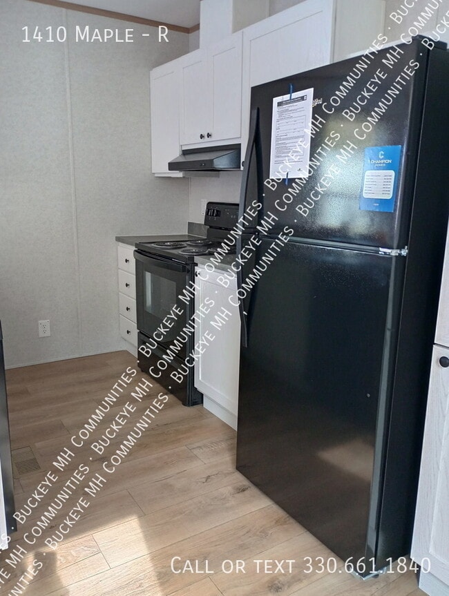 Photo - 1410 Maple-R