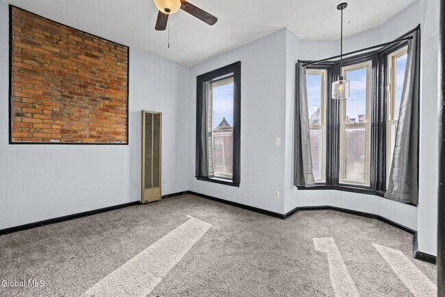 Photo - 821 23rd St Unit 2nd Floor