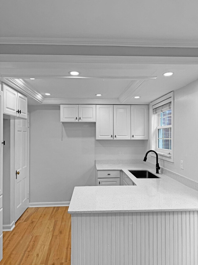 Photo - 3746 Brewster St