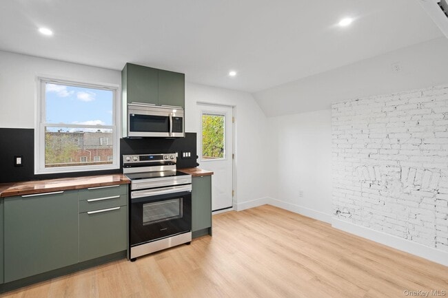 117 Lander St Unit 2