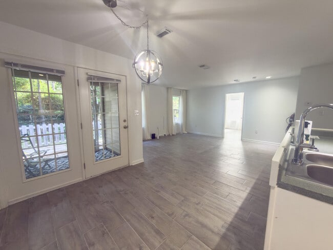 Photo - 8524 Laredo St