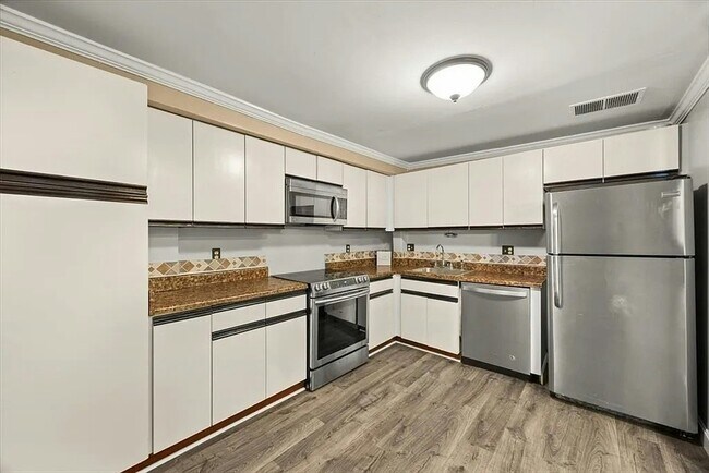96 Old Colony Ave