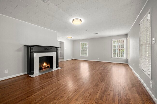 Photo - 6438 Pinehurst Dr