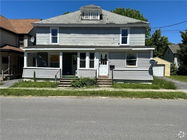 Building Photo - 113 E Lynde St Rental