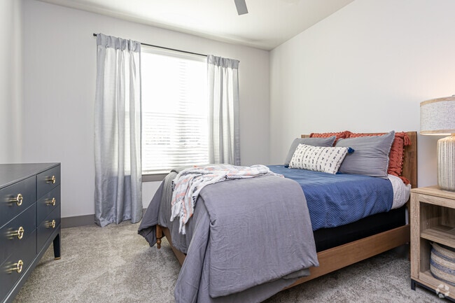 2BR, 2BA - 1,177SF