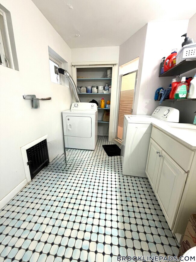 Photo - 39 St Paul St Unit 2