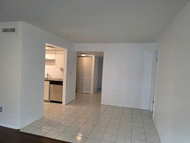 Photo - 605 N Keene Rd