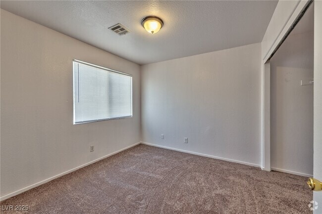 Building Photo - 9979 Keephills St Rental