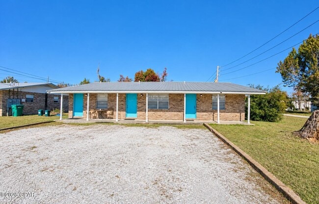 Building Photo - 6529 Chipewa St Unit F