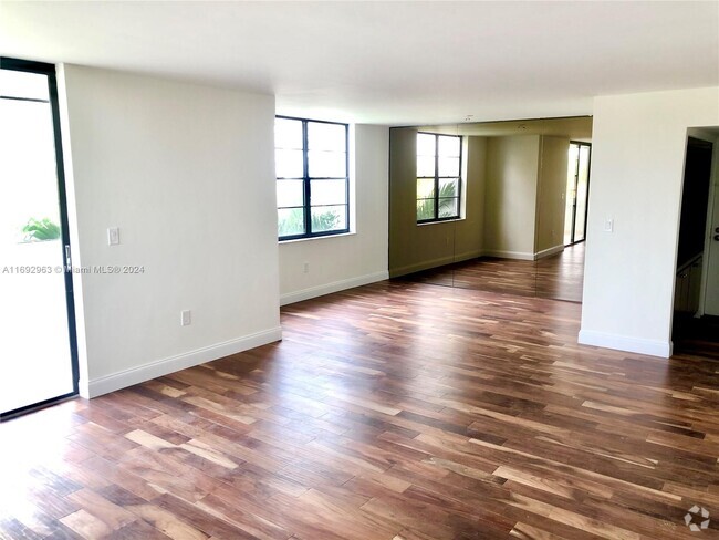 Building Photo - 10854 N Kendall Dr Unit 408 Rental