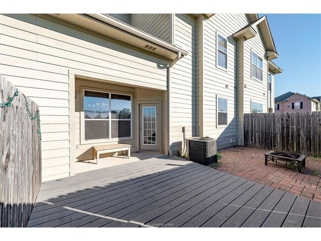 Photo - 1425 W Villa Maria Rd
