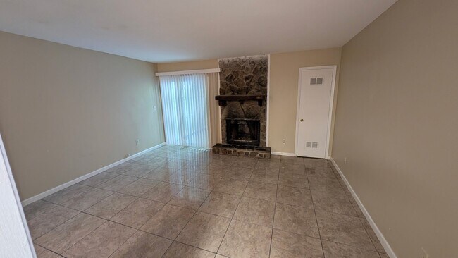 Photo - 6369 Holcomb Way