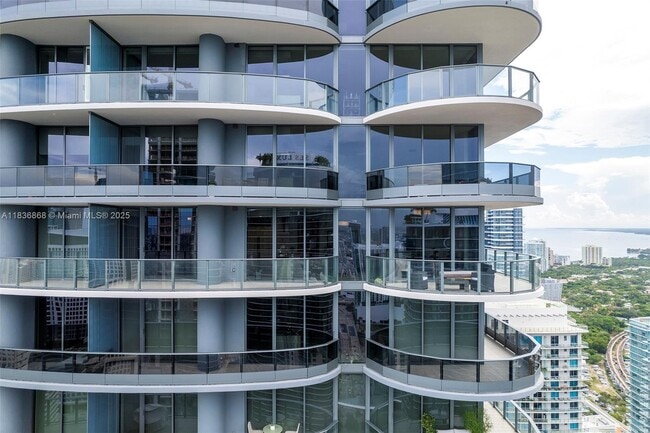 Photo - 1000 Brickell Plaza Unidad PH5307