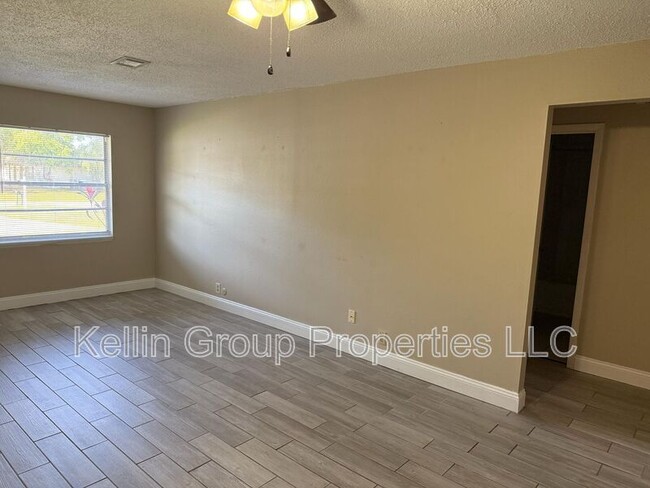 Photo - 5649 Struthers Ct