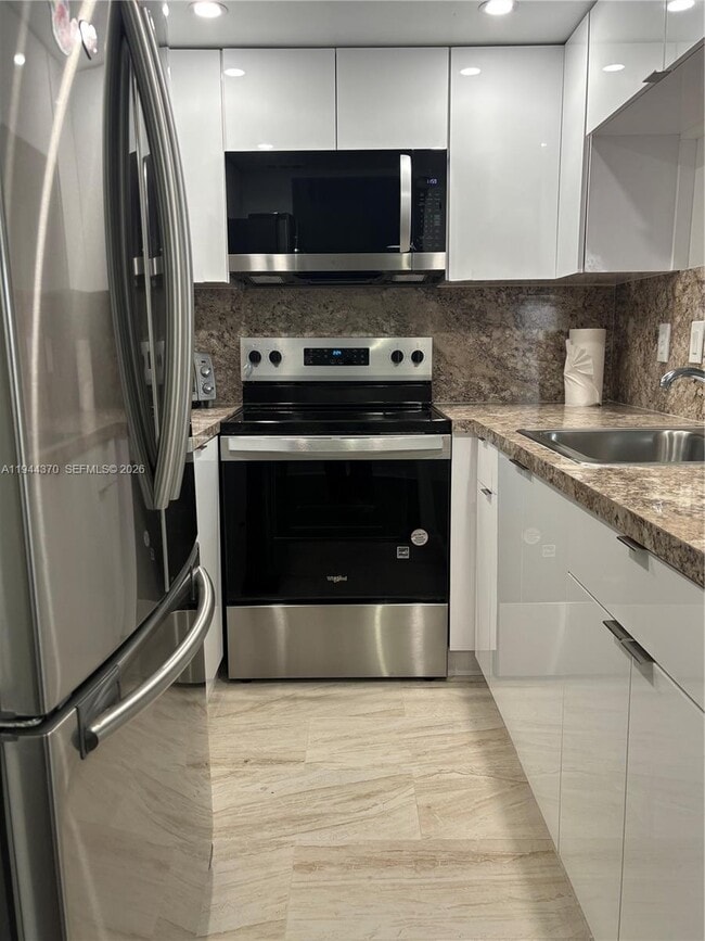 Photo - 10023 Winding Lake Rd Unit 101