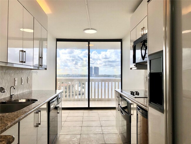 Photo - 1000 W Island Blvd Unit 712