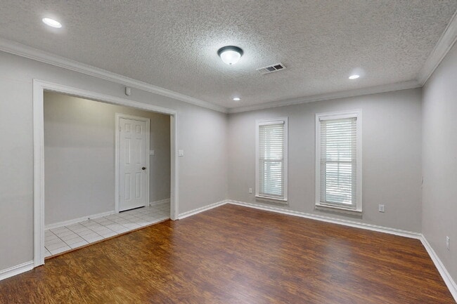 Photo - 1407 Skrivanek Ct