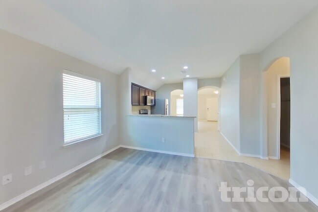 Photo - 1216 Honeywood Ln