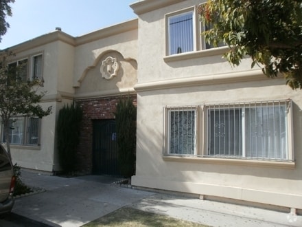 Building Photo - 477 E. South St. Rental