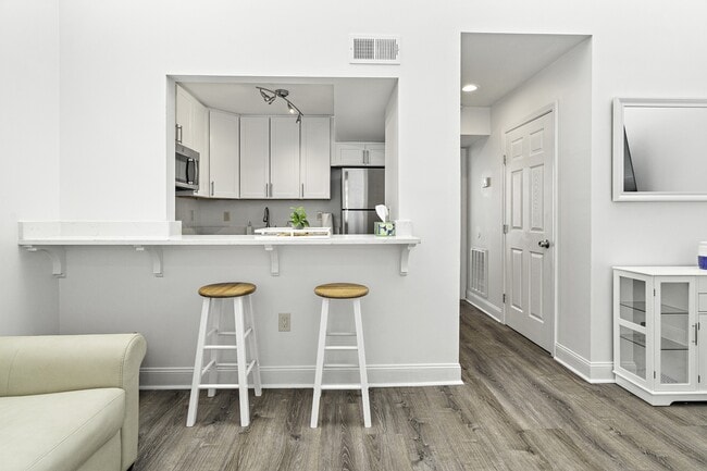 Photo - 1765 Coliseum St