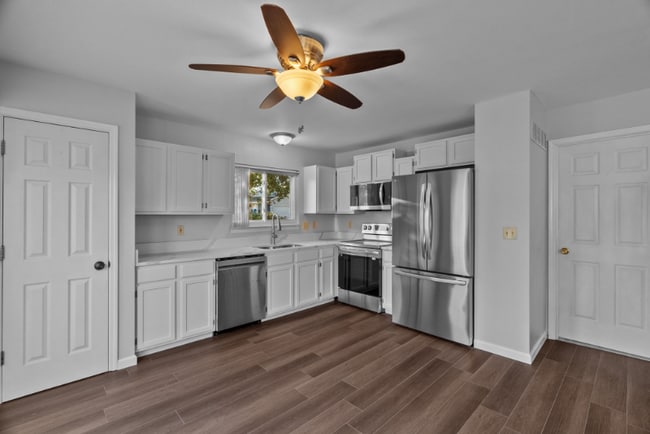 Photo - 2 Coachman Ct