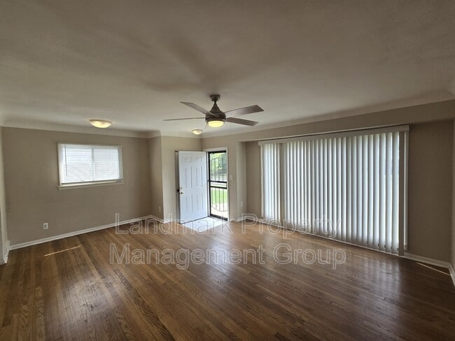 Photo - 19514 Woodbine St