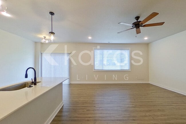 Photo - 6910 Bluebell Ct