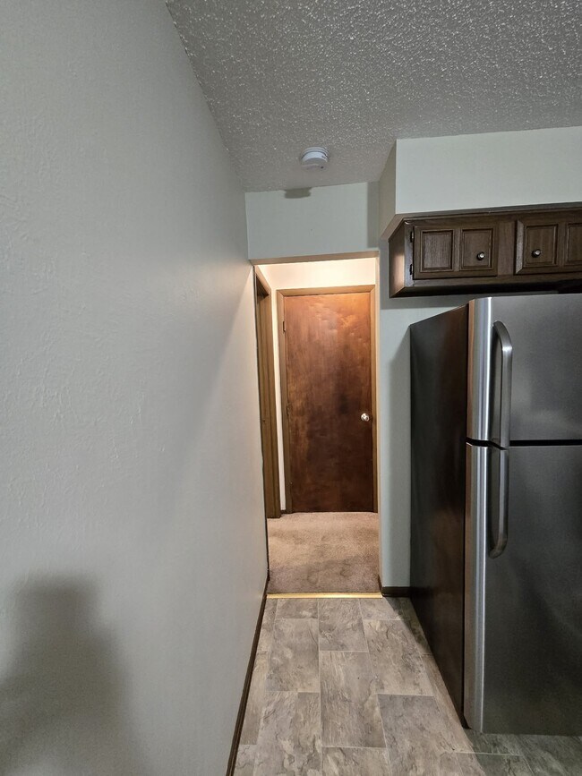 Photo - 5534 Glenridge Dr Unit B