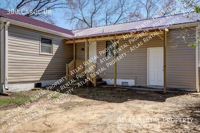 Photo - 300 Carol Dr